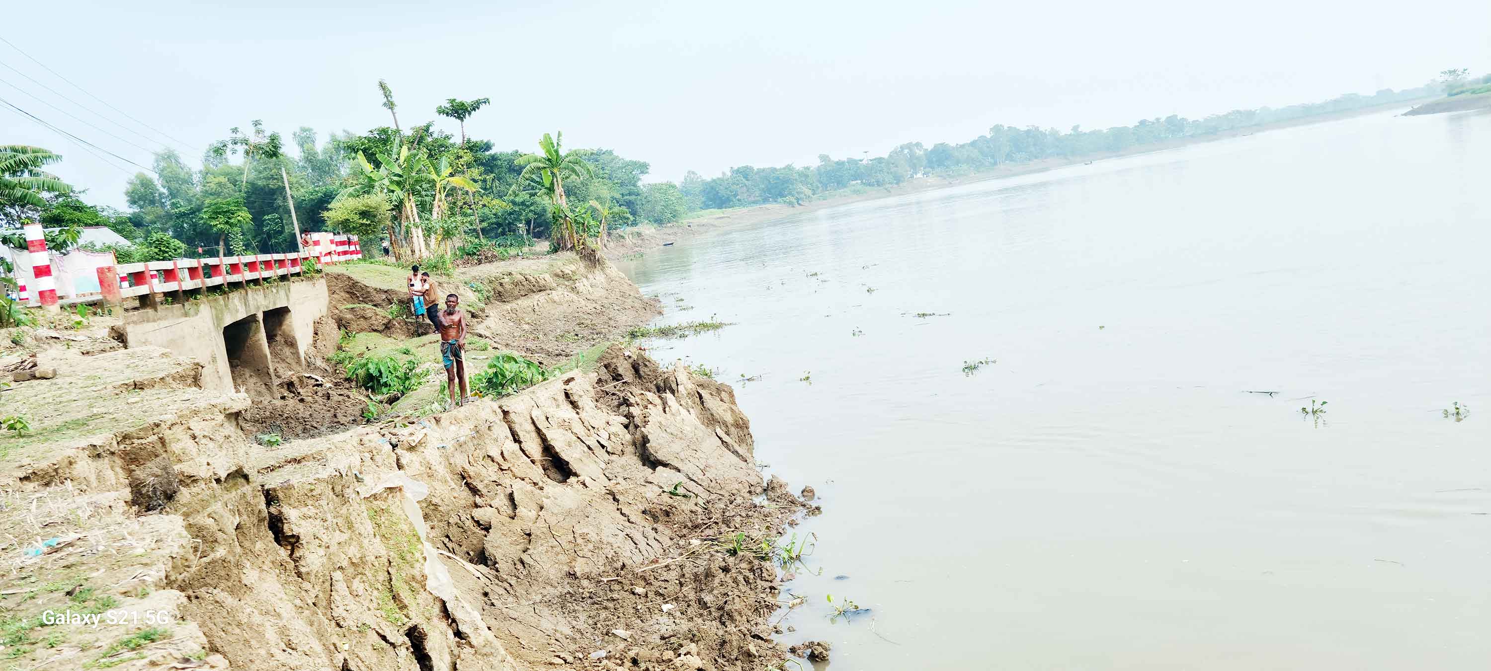 বালাগঞ্জে নদী ভাঙনে হুমকির মুখে কুশিয়ারা ডাইক