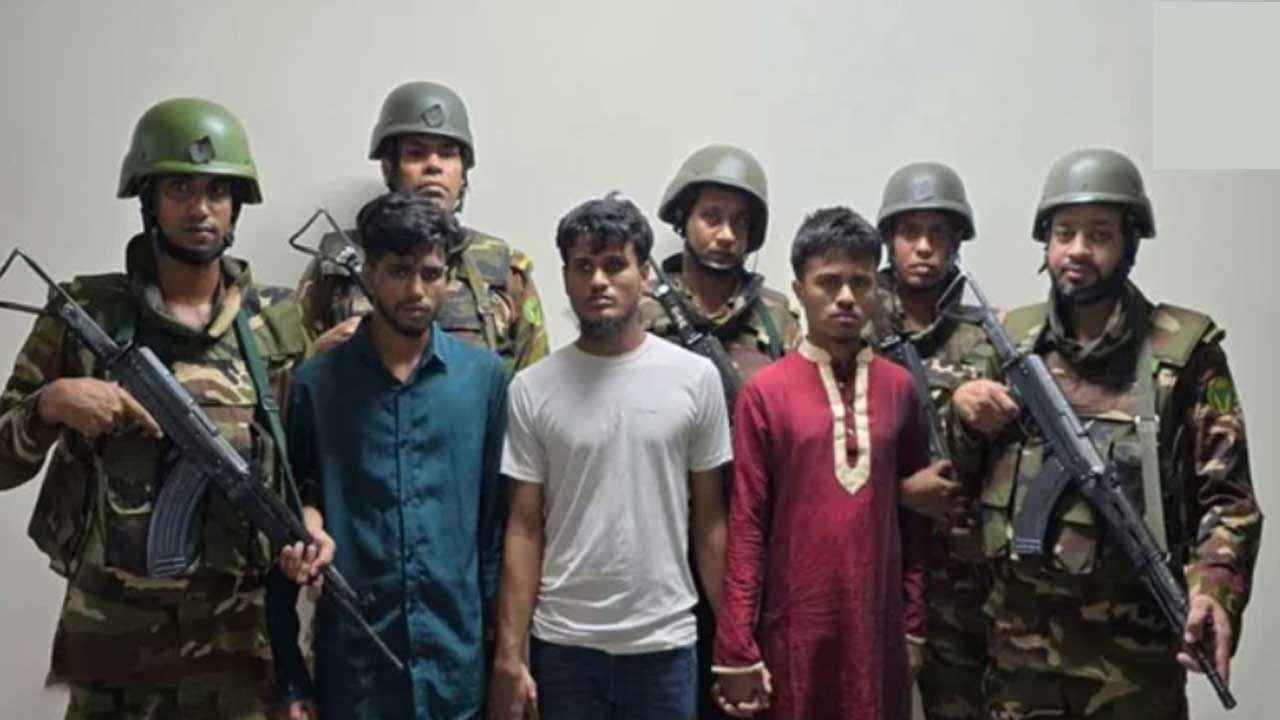 সেনাবাহিনী ও পুলিশের গাড়িতে আগুন, গ্রেপ্তার ৩