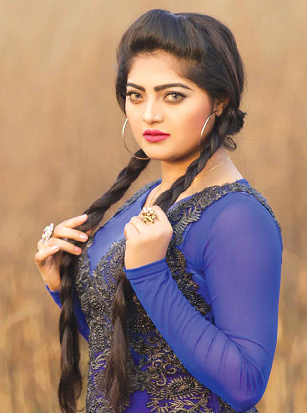 স্টেজ শোতে গাইতেই বেশি স্বাচ্ছন্দ্যবোধ করি :সালমা