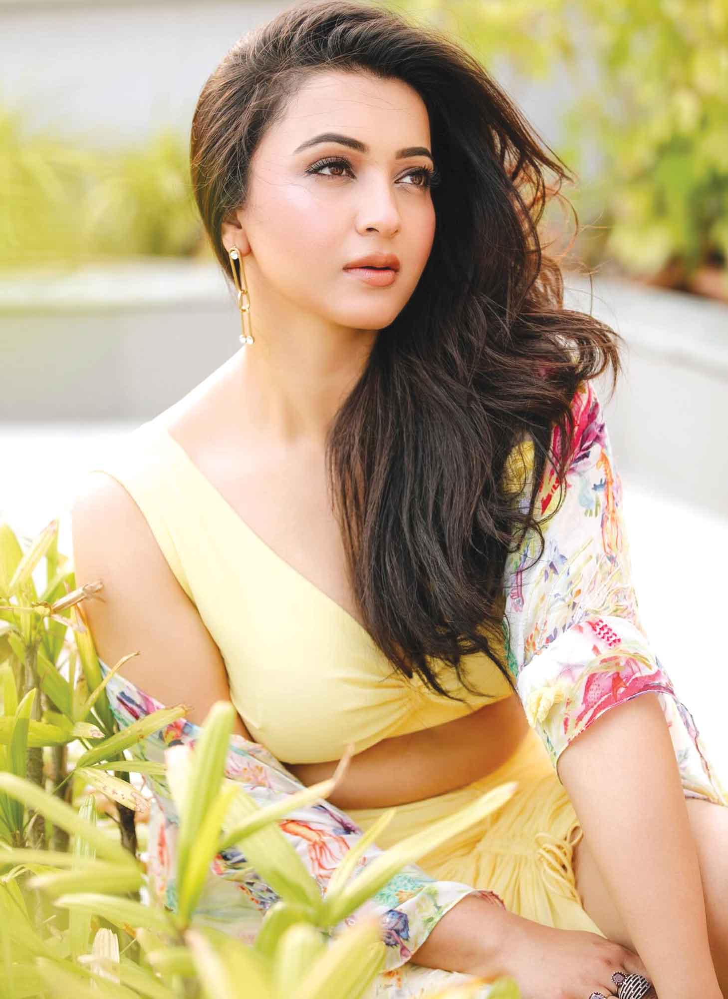 কটাক্ষের মুখে কৌশানী মুখার্জি