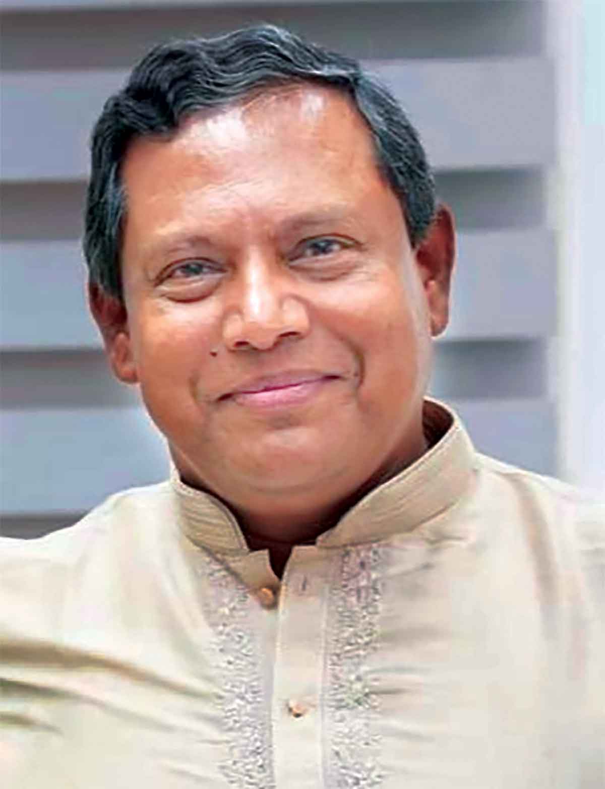 অঢেল সম্পদ মির্জা আজমের স্ত্রীর বেড়েছে প্রায় ৮০ গুণ