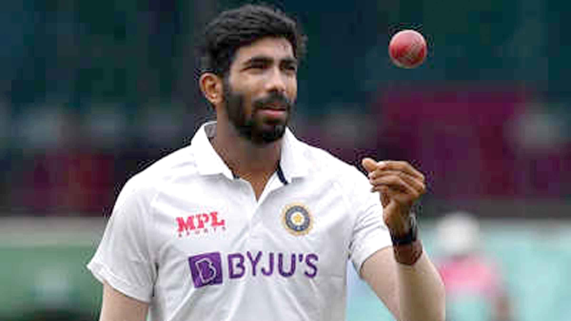 অস্ট্রেলিয়ার বিপক্ষে পুরো সিরিজে বুমরাহকে অধিনায়ক চান গাভাস্কার