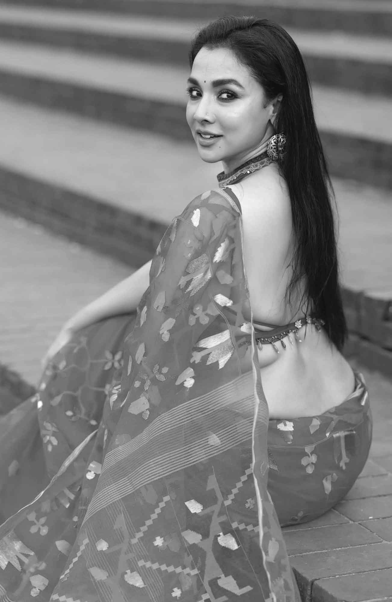 নতুন সিনেমায় রুনা খান
