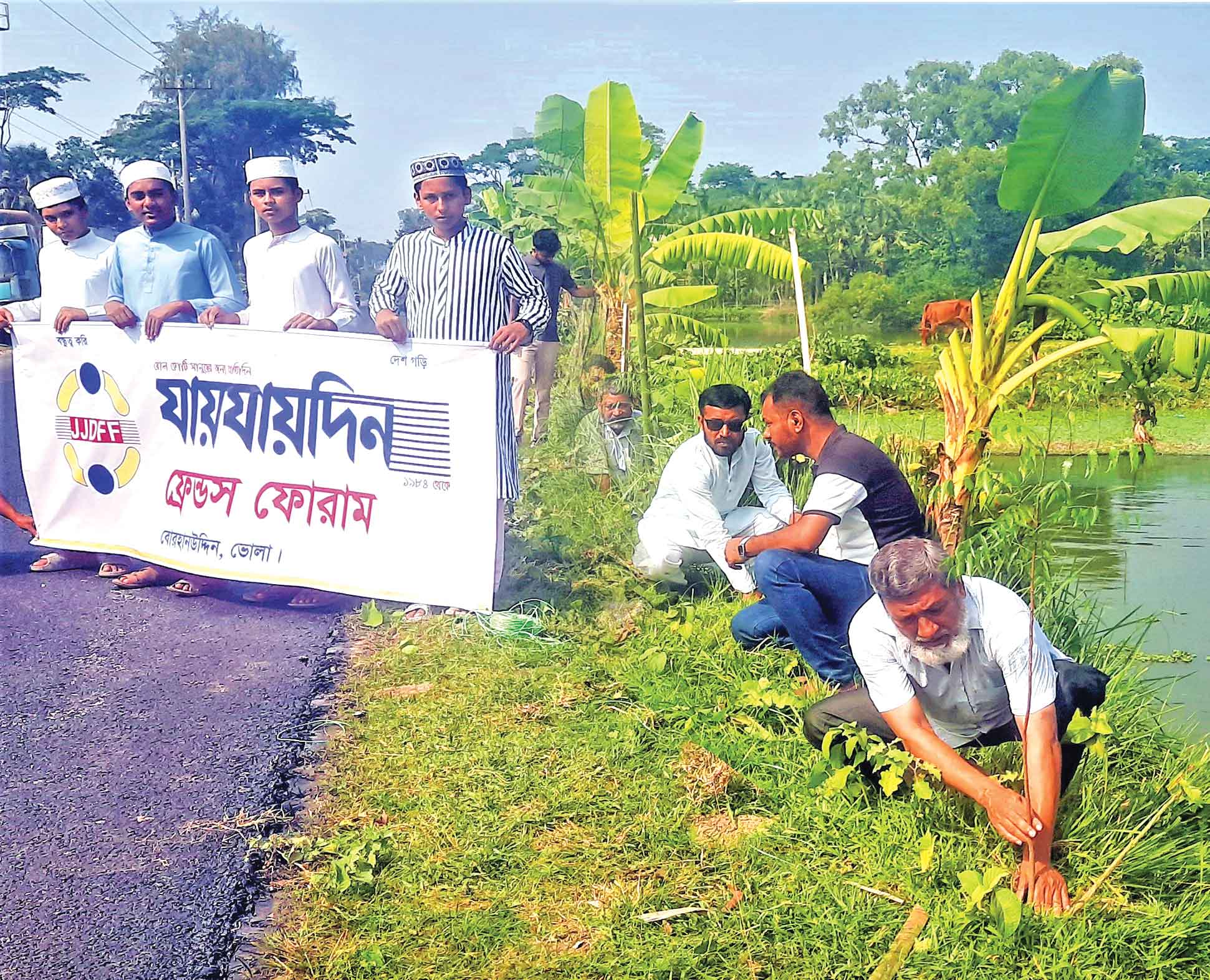 বোরহানউদ্দিনে ঔষধি গাছের চারা রোপণ