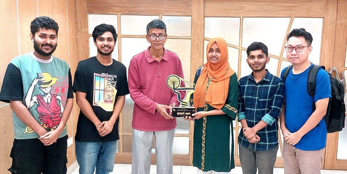 জাতীয় বিতর্ক প্রতিযোগিতায় রানার্সআপ ডিবেটার্স অফ চিটাগং ইউনিভার্সিটি