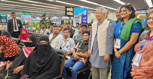 বিমানবন্দরে প্রবাসীদের জন্য বিশেষ লাউঞ্জ উদ্বোধন করলেন প্রধান উপদেষ্টা