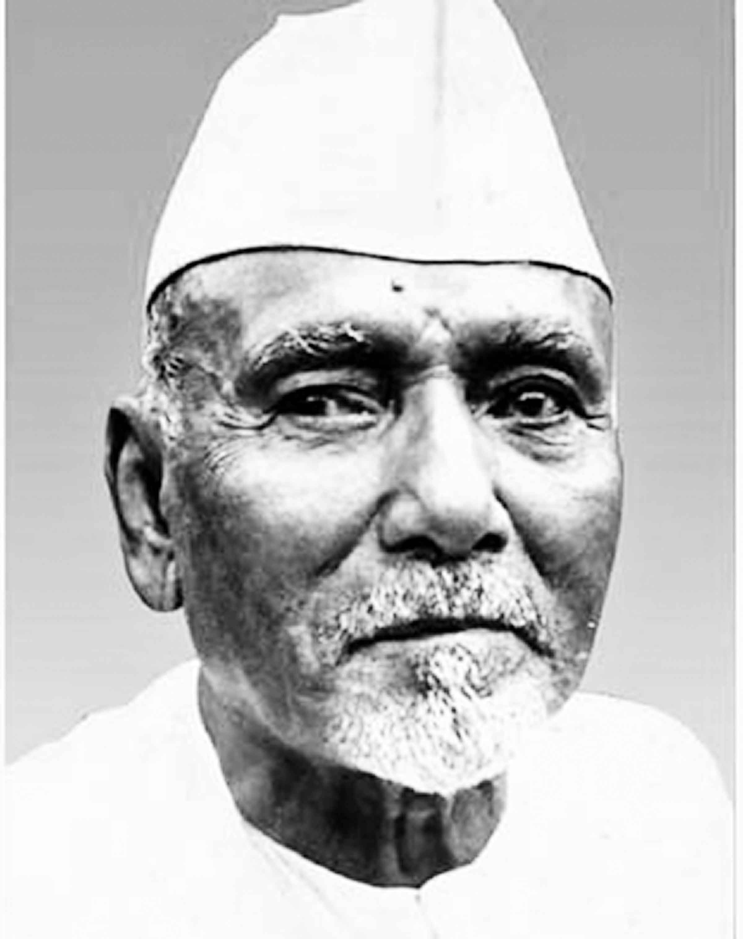 সুর সম্রাট ওস্তাদ আলাউদ্দিন খাঁ
