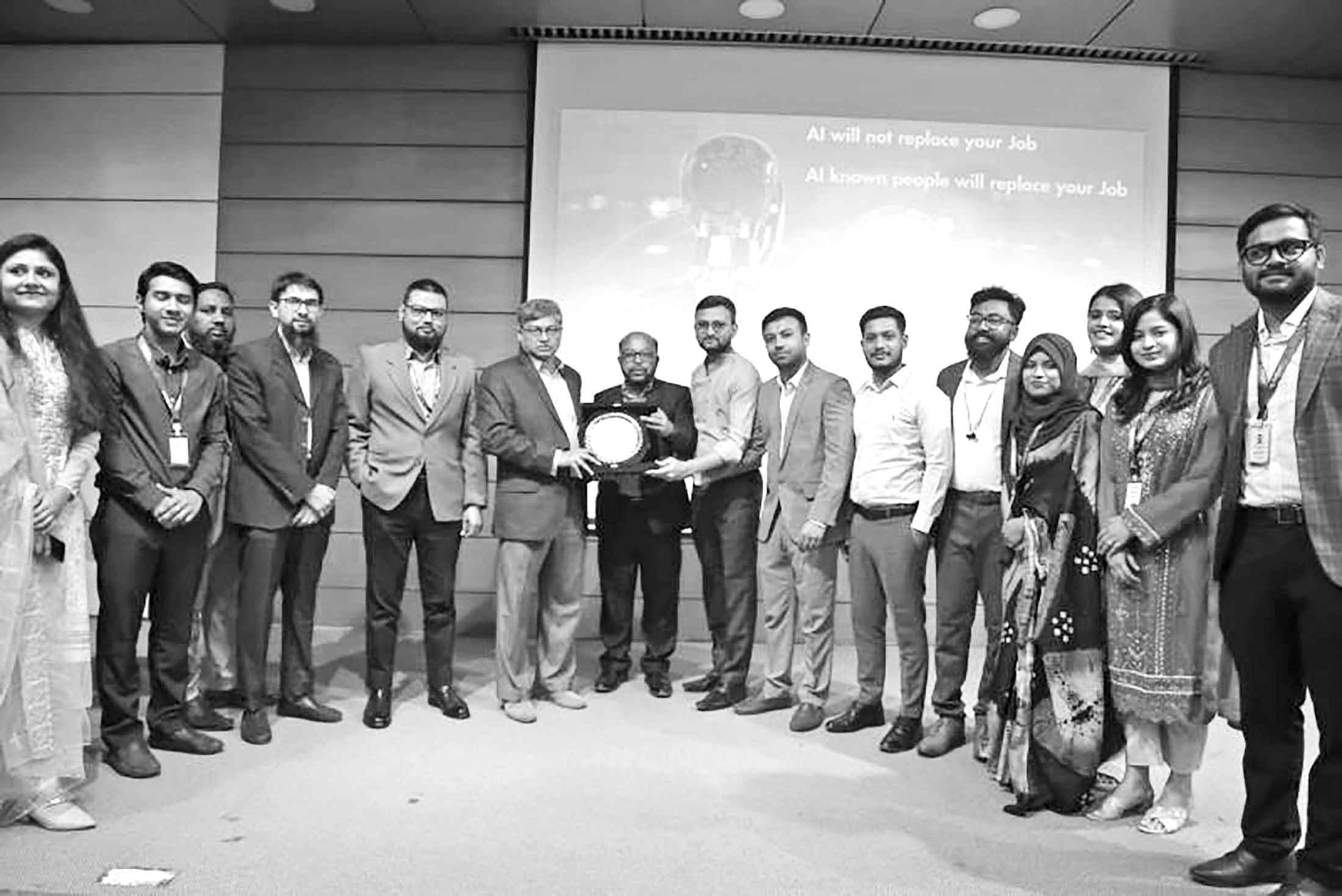 এনএসইউর ক্যারিয়ার অ্যান্ড পেস্নসমেন্ট সেন্টারের উদ্যোগে 'এআই ফর ফিউচার লিডার্স' শীর্ষক সেমিনার
