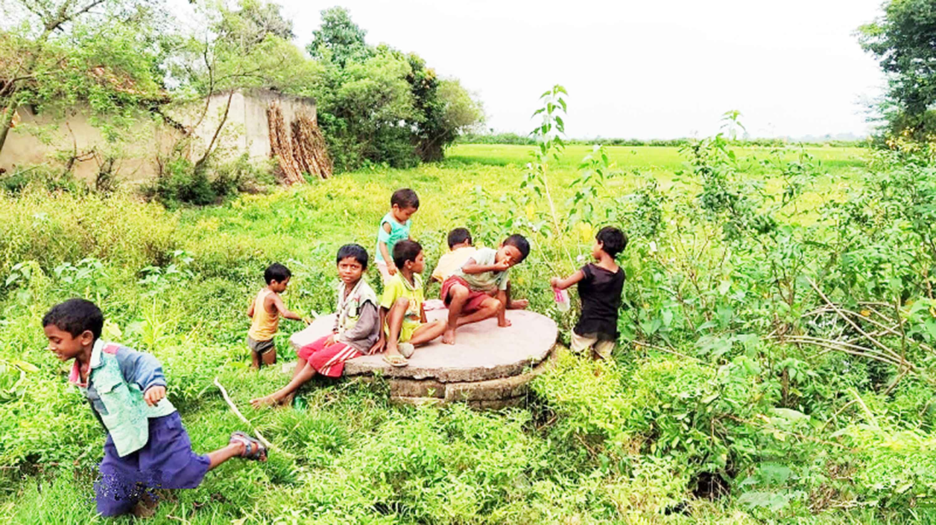 বিনোদনেও পিছিয়ে পাহাড়ের শিশুরা