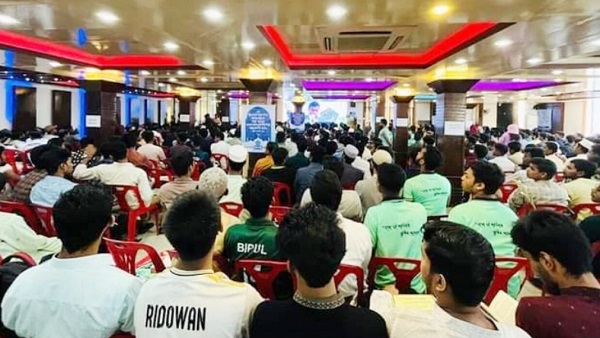 চবিতে একযুগ পর শিবিরের নবীনবরণ, উচ্ছ্বাস শিক্ষার্থীদের