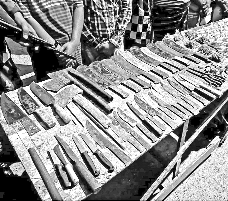 হাজারীবাগের গণকটুলি সিটি কলোনি এলাকায় যৌথ অভিযানে গ্রেপ্তার ১৫ জন