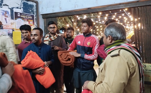 জাহাঙ্গীরনগর বিশ্ববিদ্যালয়ে শিবিরের মাসব্যাপী কম্বল বিতরণ কর্মসূচি
