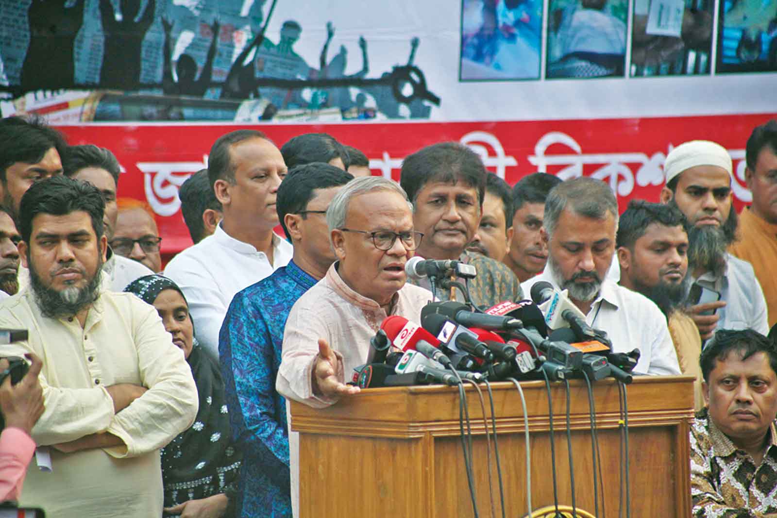 গণবিচ্ছিন্নরা বিপস্নবী কাজ করতে পারে না :রিজভী