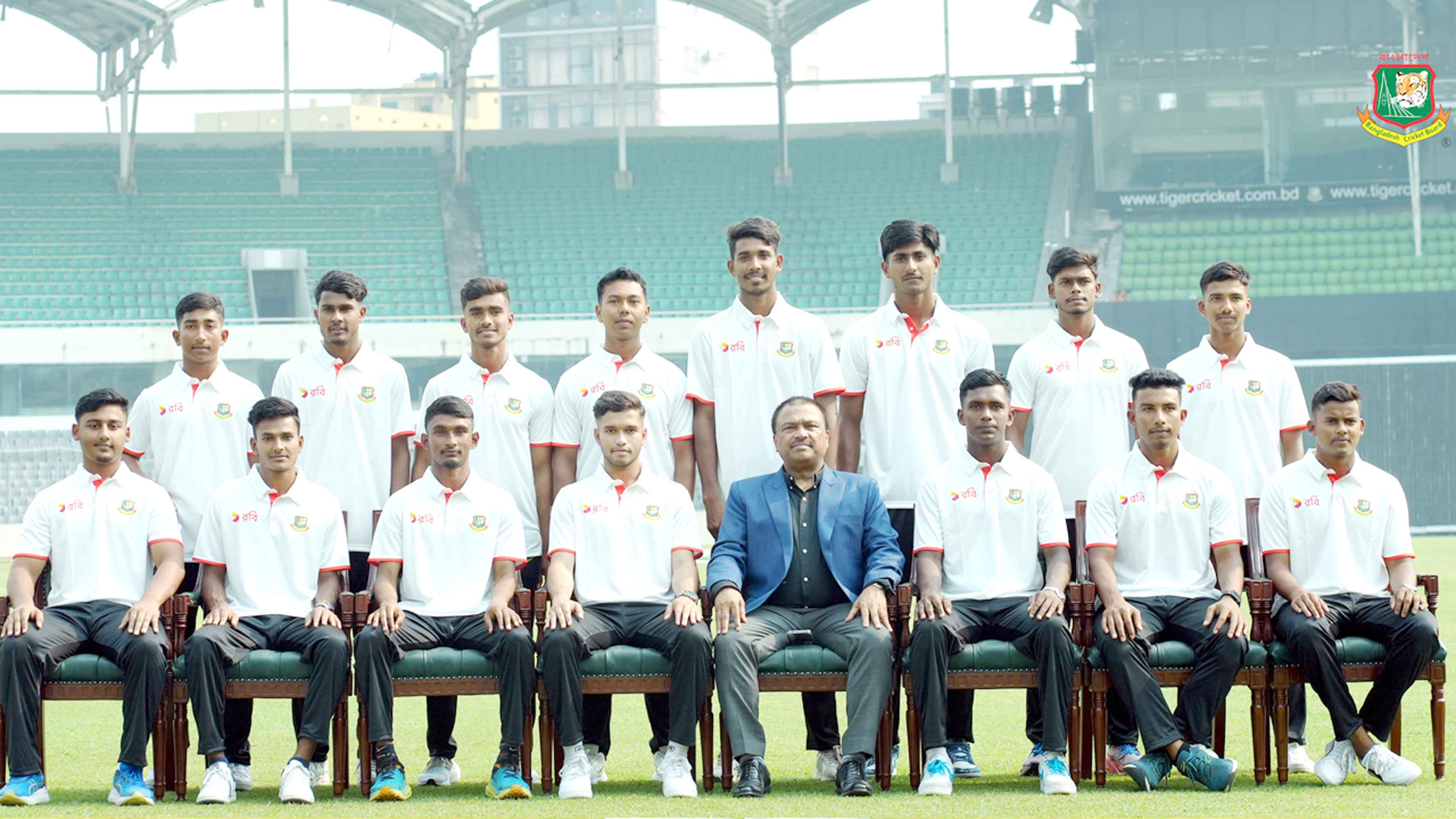 এশিয়া কাপ ও বিশ্বকাপ জয়ের স্বপ্ন দেখালেন আজিজুল হাকিম