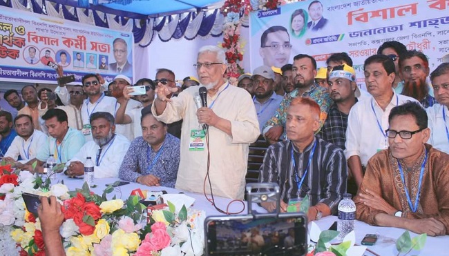 পলাতক শেখ হাসিনা অন্তর্বর্তী সরকারের বিরুদ্ধে ষড়যন্ত্র করছে: শাহজাহান 
