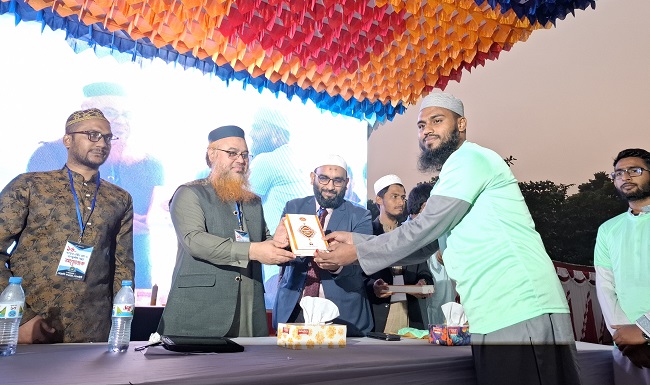 বেরোবিতে নবীনদের কুরআন দিয়ে বরণ করে নিল দাওয়াহ সোসাইটি