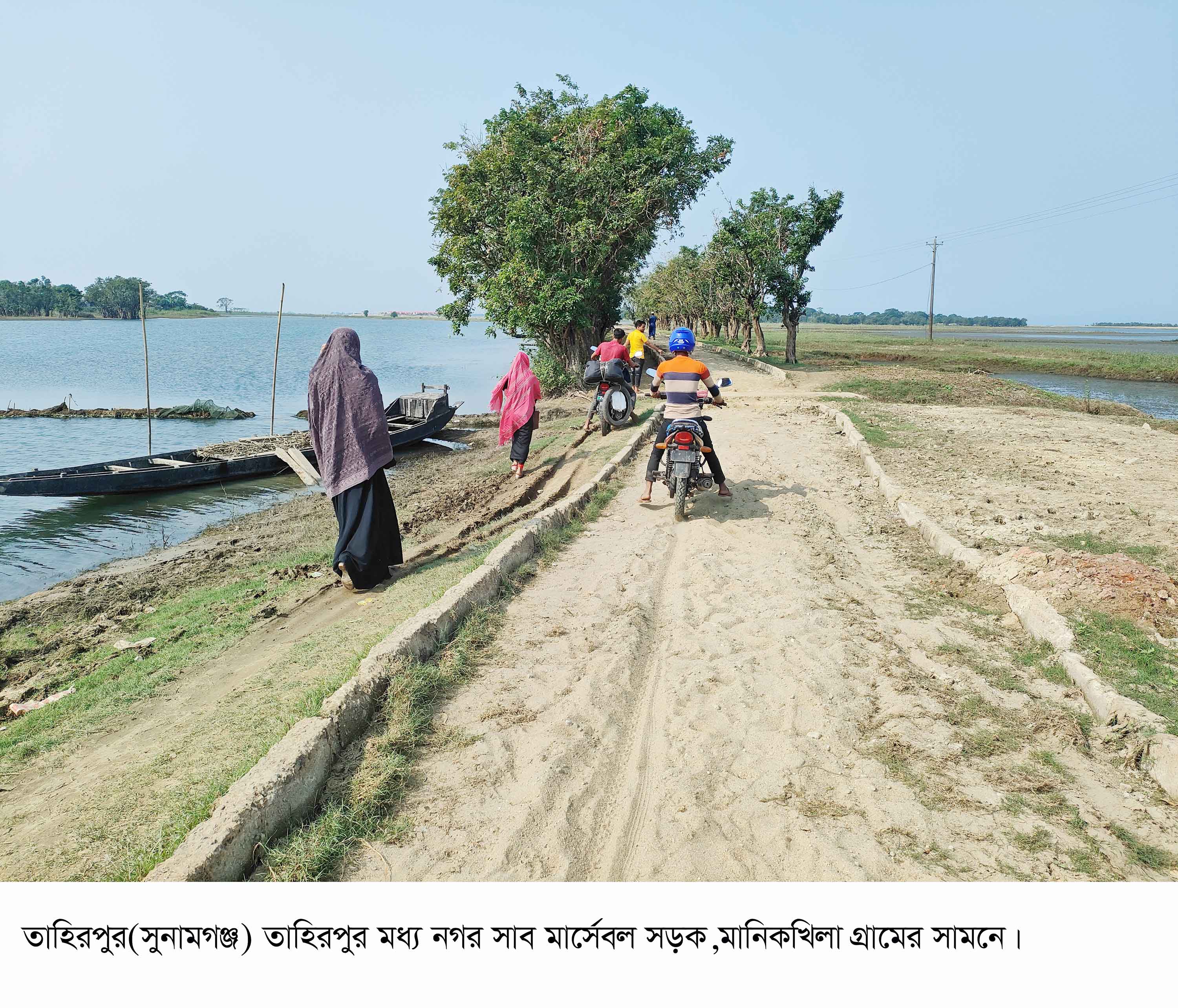 তাহিরপুর-মধ্যনগর সাবমার্সিবল সড়কের বস্নক উঠিয়ে নিচ্ছে দুষ্কৃতকারী চক্র