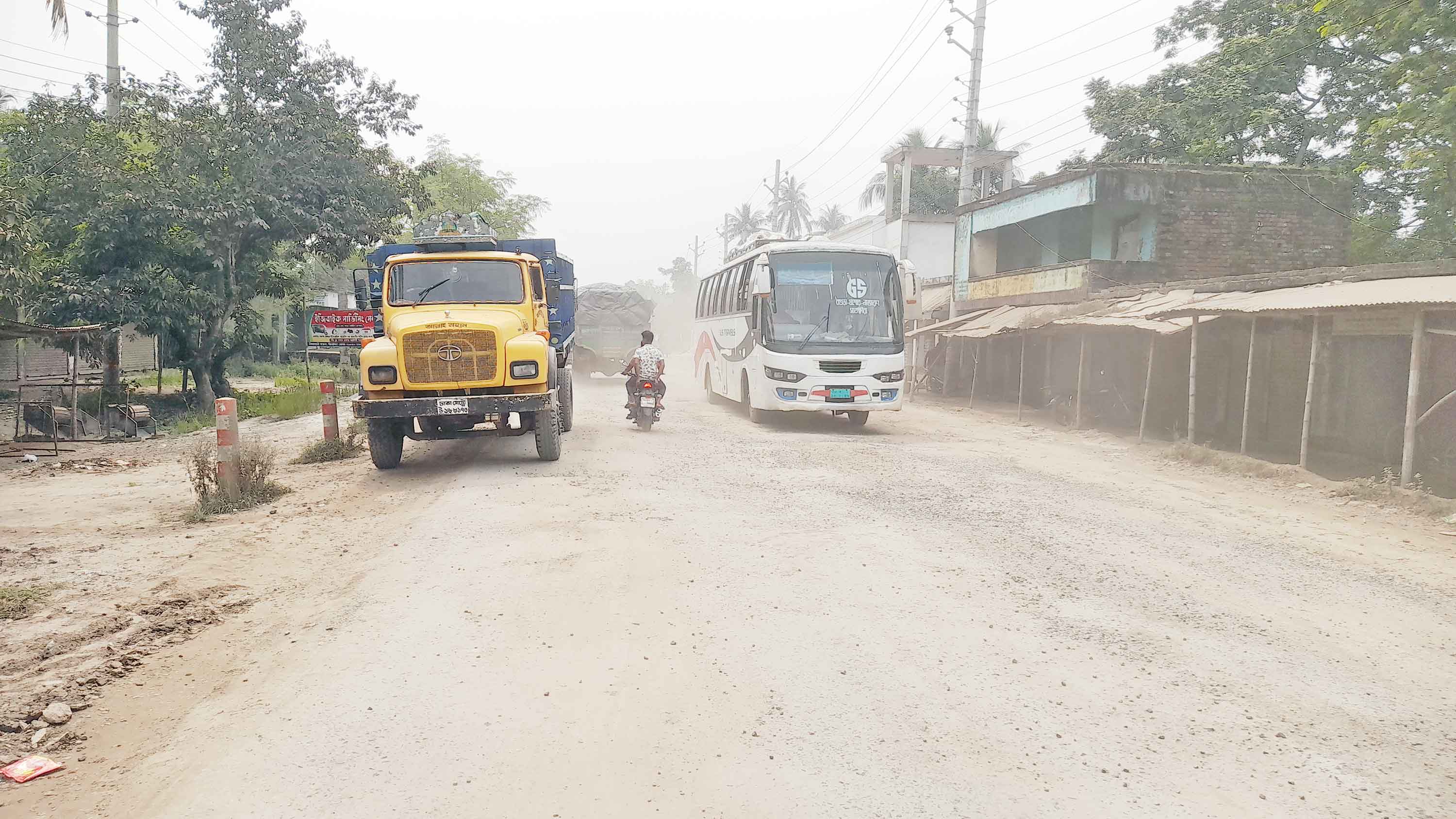 ভোগান্তির নাম ঝিনাইদহ-যশোরের ৪৭ কিলোমিটার মহাসড়ক