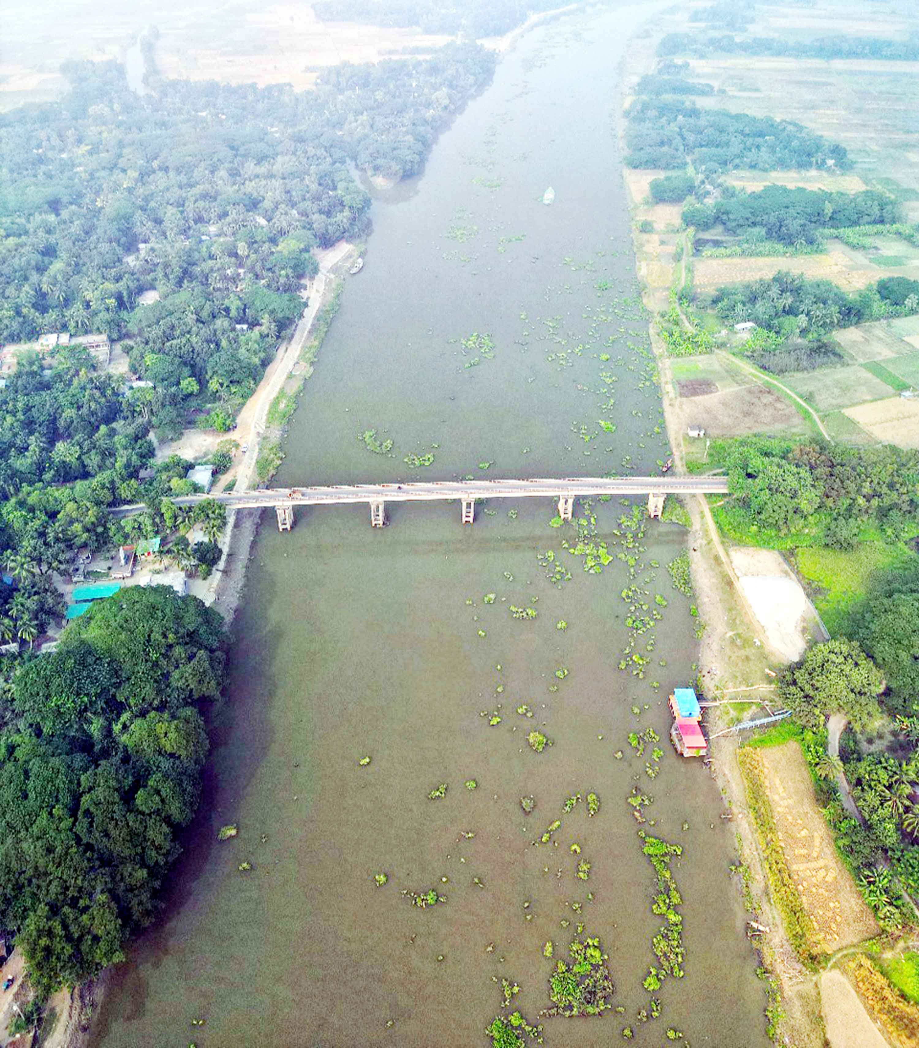 ২০ দিন পর মধুমতির কচুরিপানা পরিষ্কার গোপালগঞ্জের নৌ চলাচল স্বাভাবিক