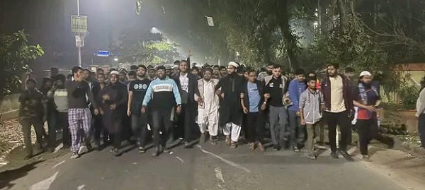 আইনজীবী সাইফুল হত্যার প্রতিবাদে বাকৃবিতে বিক্ষোভ
