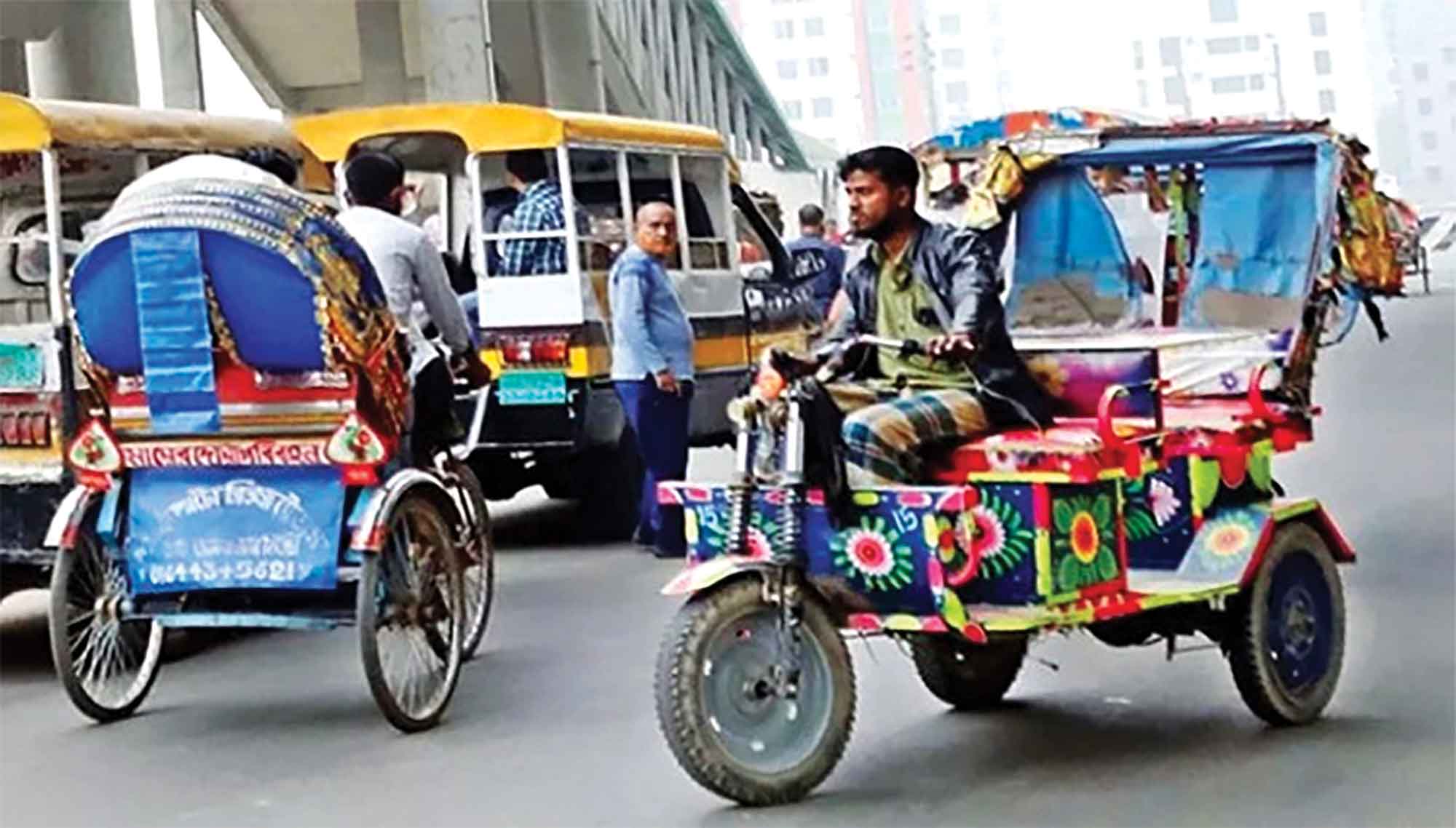 ব্যাটারিচালিত রিকশা নিয়ে কাটছেই না জটিলতা