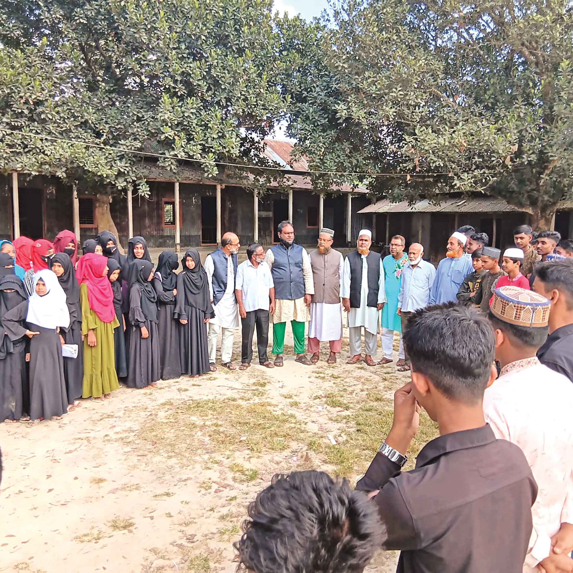 সখীপুরে নিরাপদ সড়ক ও বাল্যবিয়ে নিয়ে কর্মশালা