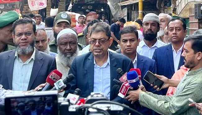 পলিথিন শপিং ব্যাগের নিষেধাজ্ঞা বাস্তবায়নে সরকার বদ্ধপরিকর: তপন কুমার