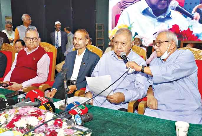 অন্তর্র্বর্তী সরকারকে সহযোগিতা করা সবার দায়িত্ব : ড. কামাল