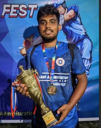 চির নিদ্রায় শায়িত হলেন রাবি শিক্ষার্থী সিয়াম