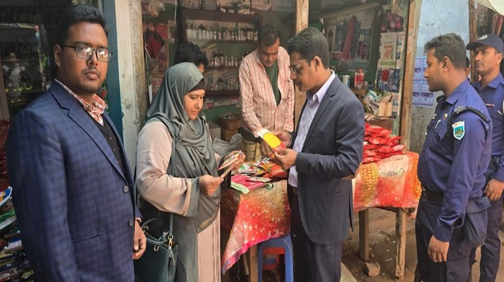 পুঠিয়ায় দুই দোকানীকে জরিমানা 