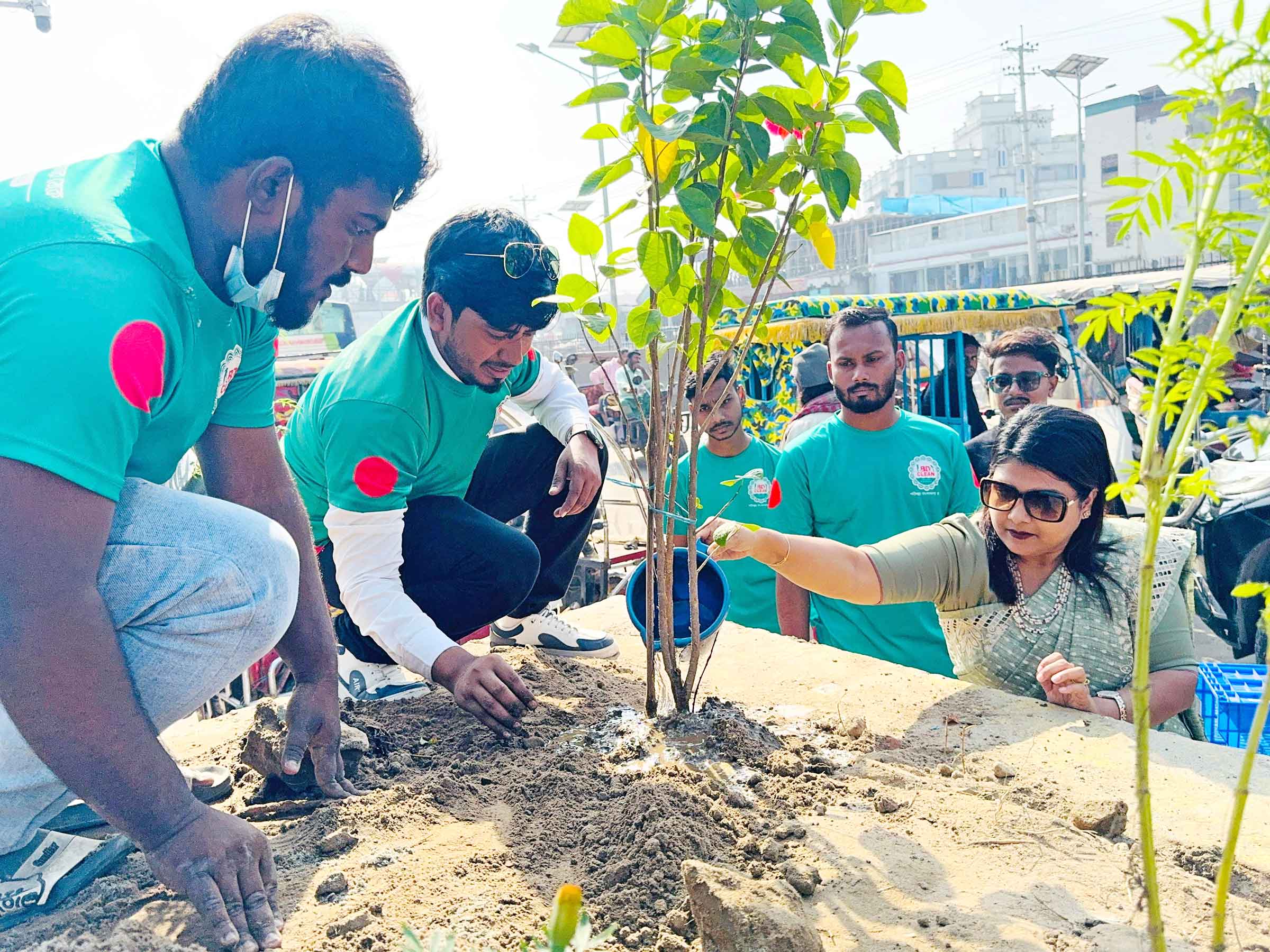 সেই আবর্জনার ভাগাড় এখন ফুলের বাগান