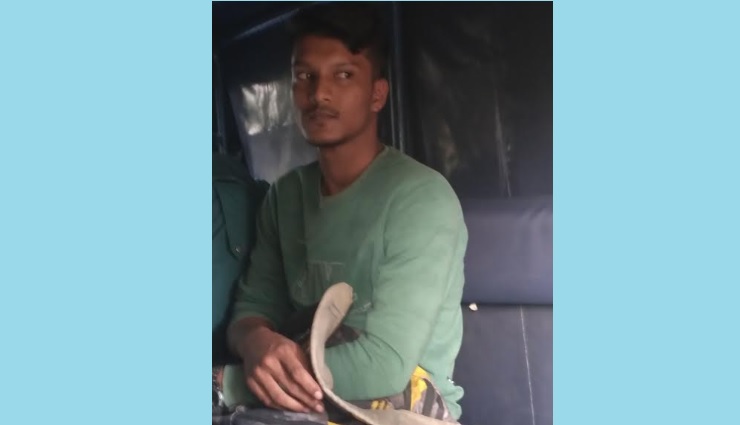 ক্লাস করতে এসে আটক রাবির নিষিদ্ধ সংগঠন ছাত্রলীগ নেতা