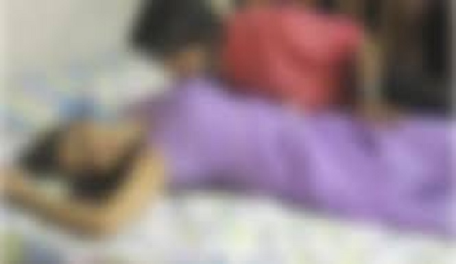 স্ত্রী ভেবে ভুলে বিছানায় যুবক, গর্ভবতী শাশুড়ি