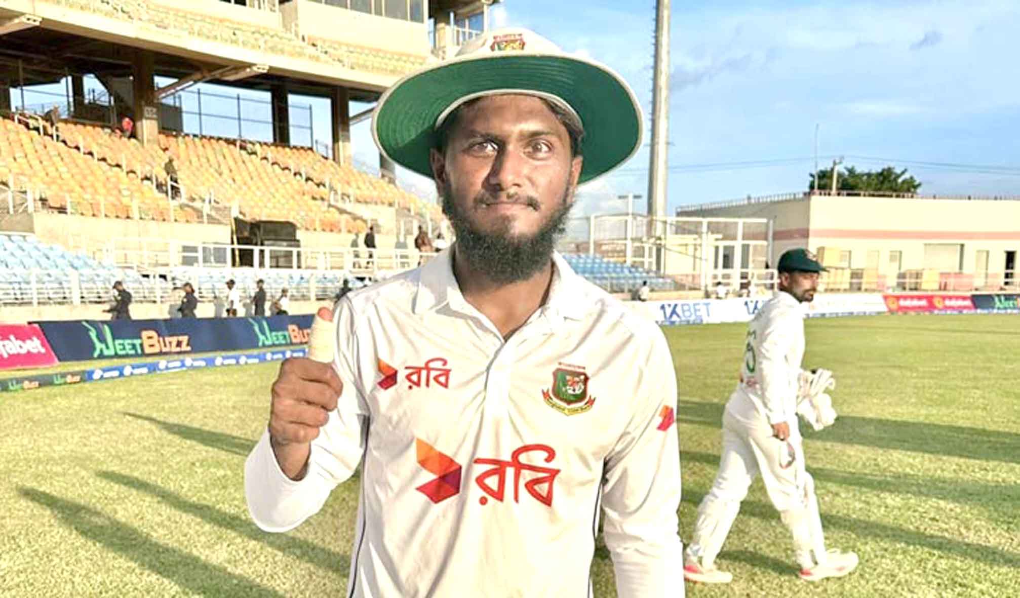 প্রয়াত বাবাকে জয় উৎসর্গ করলেন স্মৃতিকাতর জাকের আলী