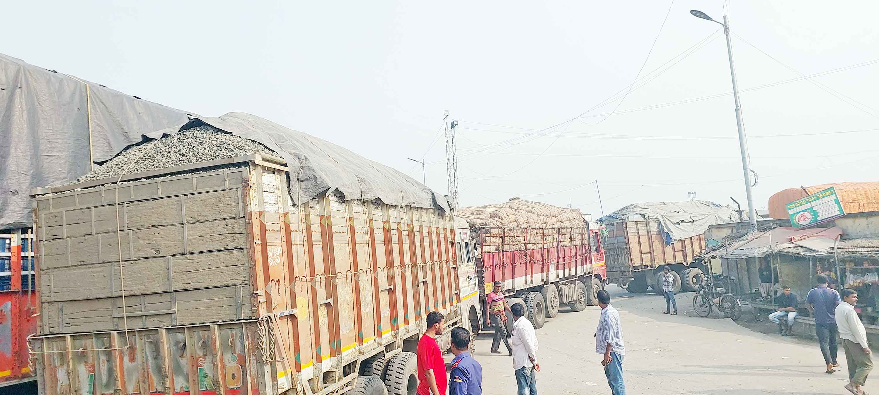 ভোমরা স্থল বন্দরে আমদানি রপ্তানি স্বাভাবিক