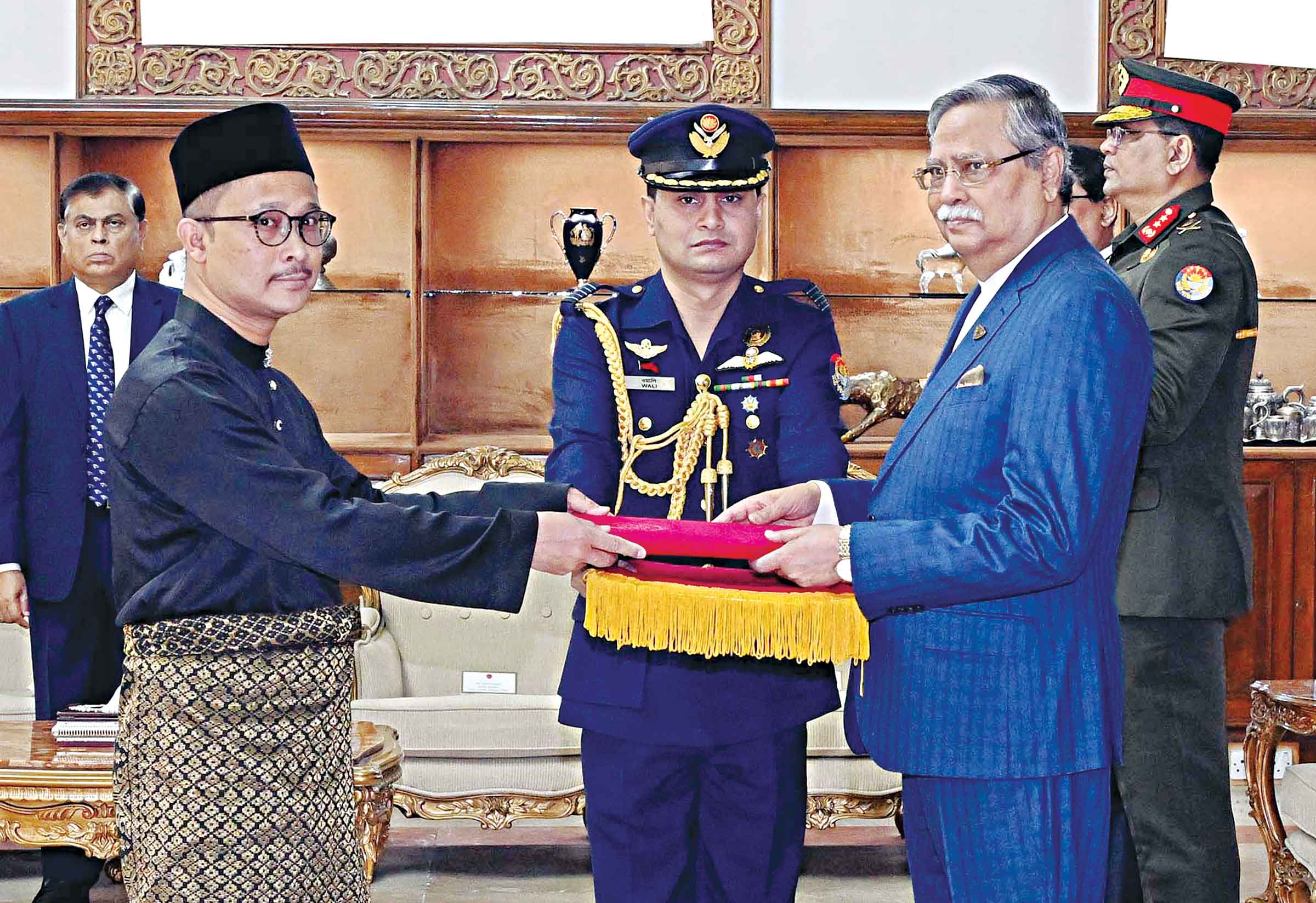 বাংলাদেশে বিনিয়োগে মালয়েশিয়ার প্রতি আহ্বান রাষ্ট্রপতির