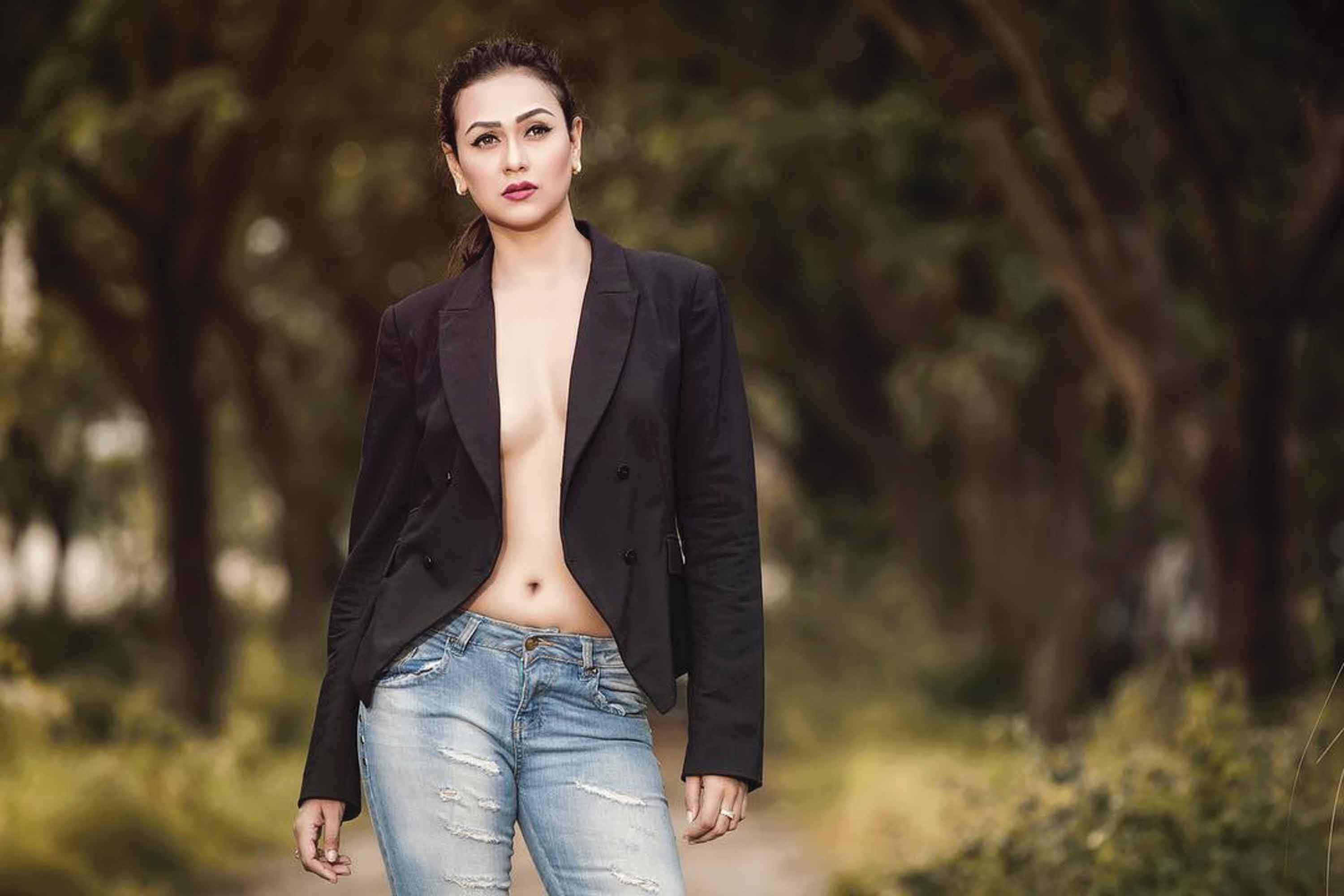 দ্বৈত চরিত্র নিয়ে ফিরলেন আইরিন