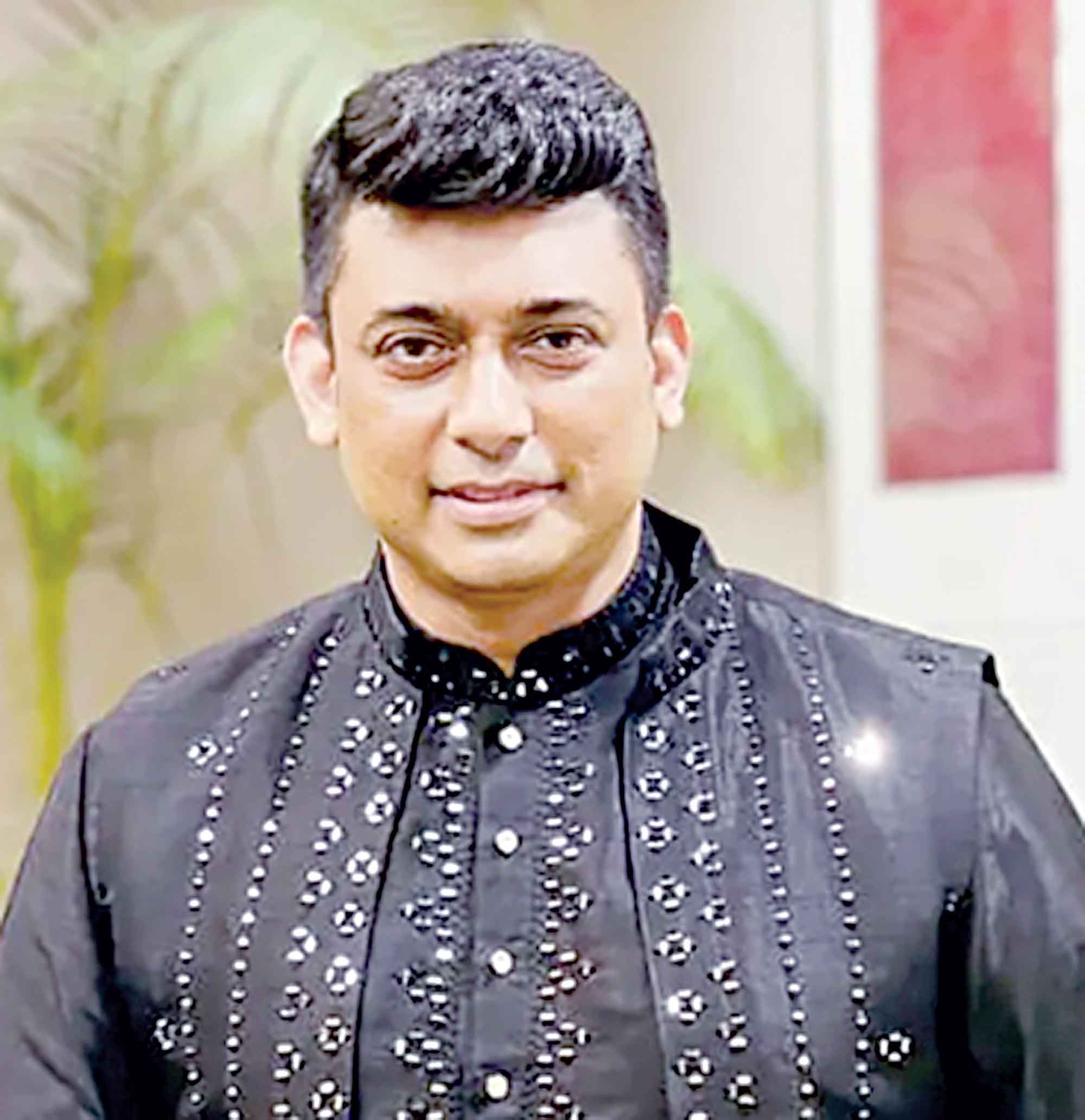 প্রথমবার উপস্থাপনায় জায়েদ খান