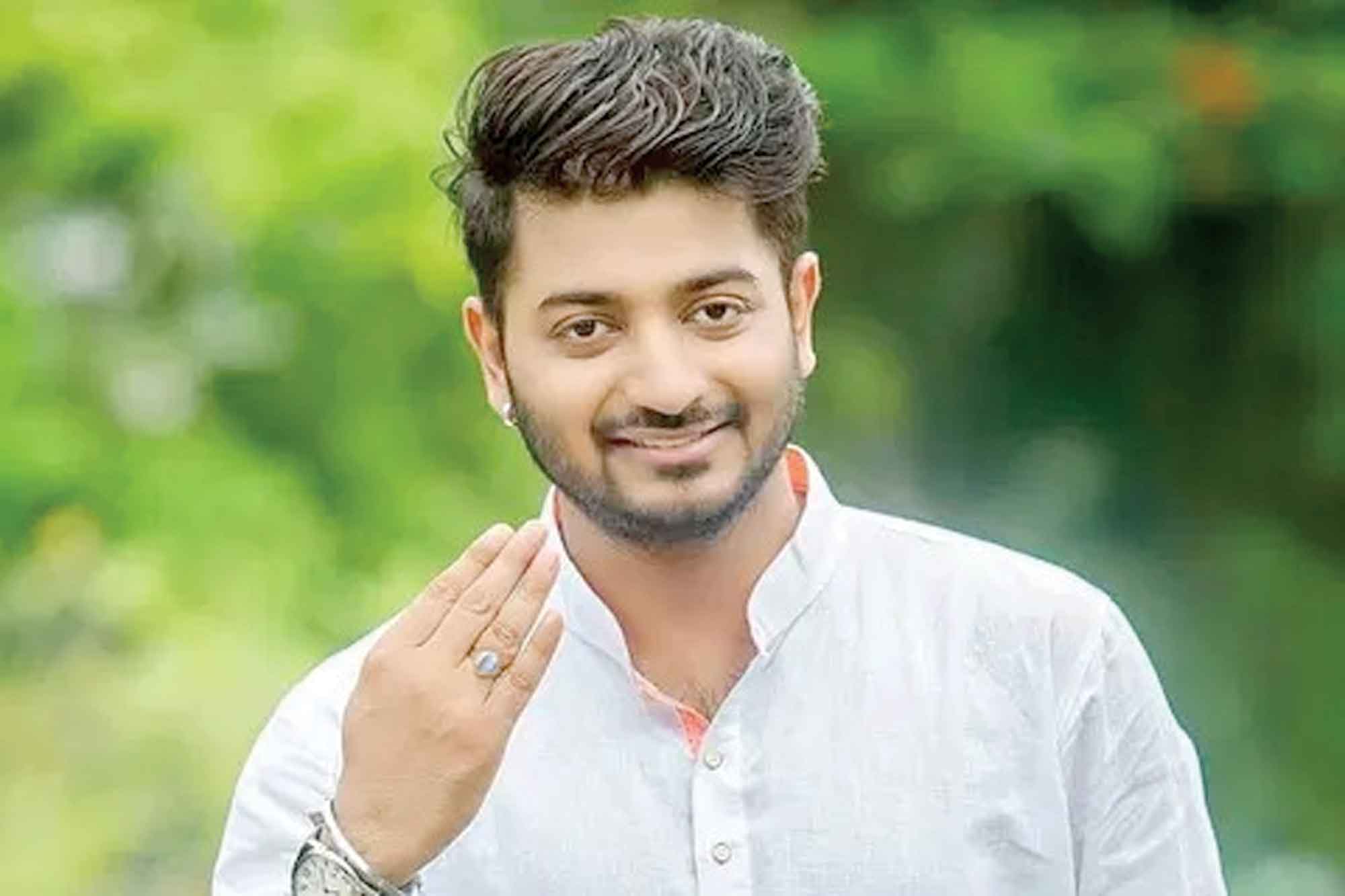 ঘোষণা নয়, আমি রিলিজ হিরো