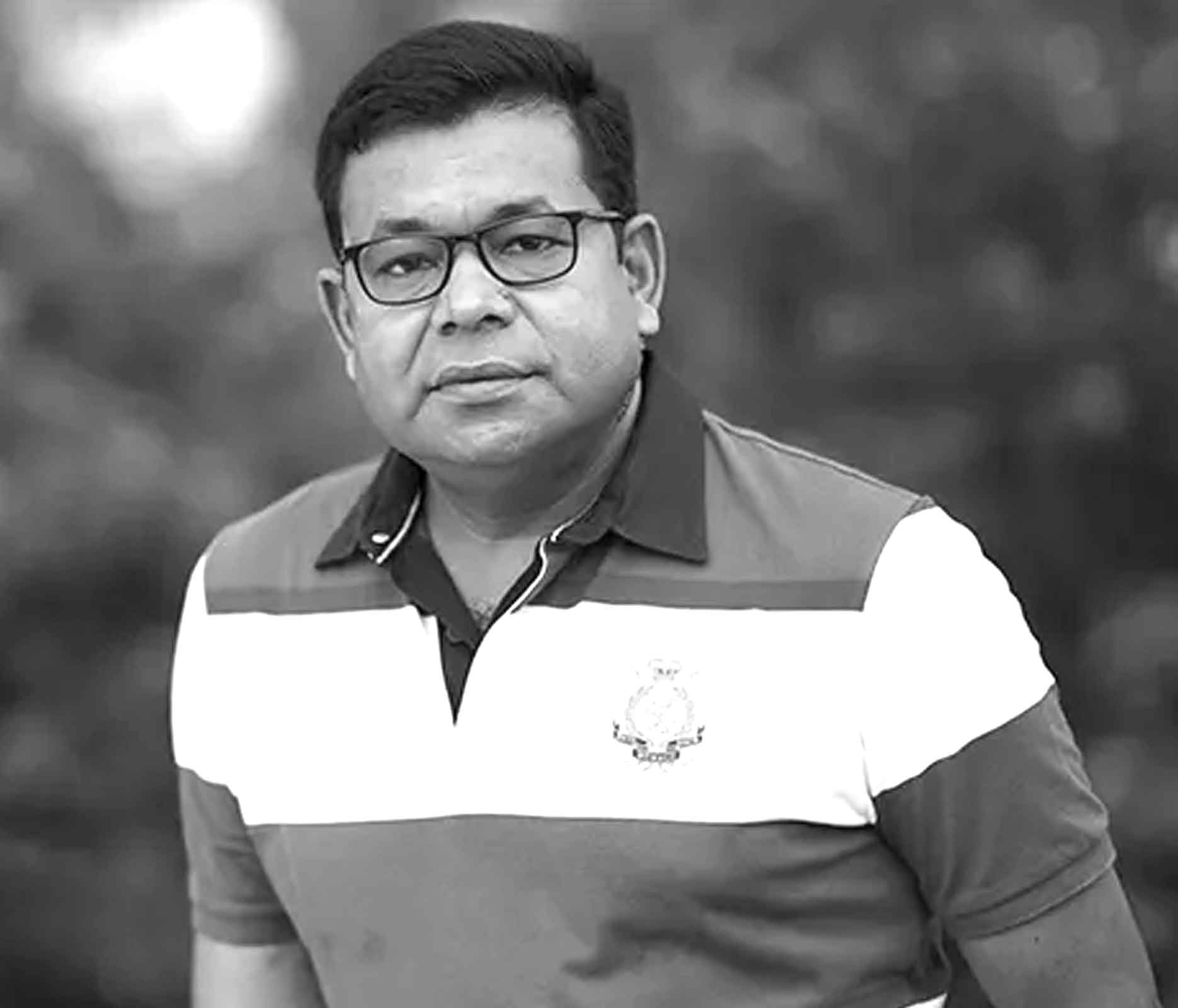 অঞ্জনাকে নিয়ে ফিরছেন মনির খান