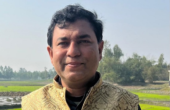 তথ্যযুদ্ধে পিছিয়ে কেন আমরা?