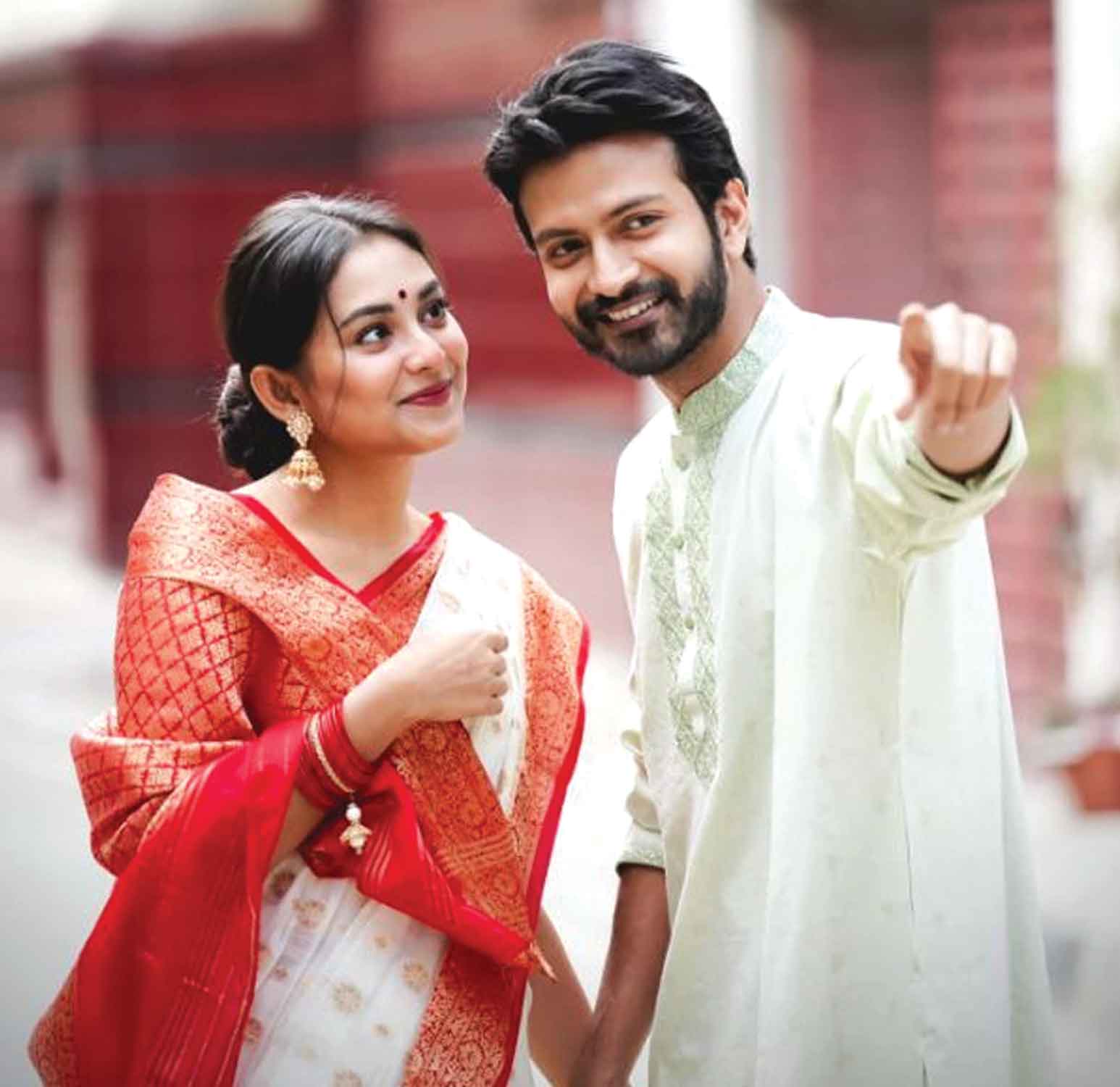 ইয়াশ-তটিনীর 'কখনো মেঘ কখনো বৃষ্টি'