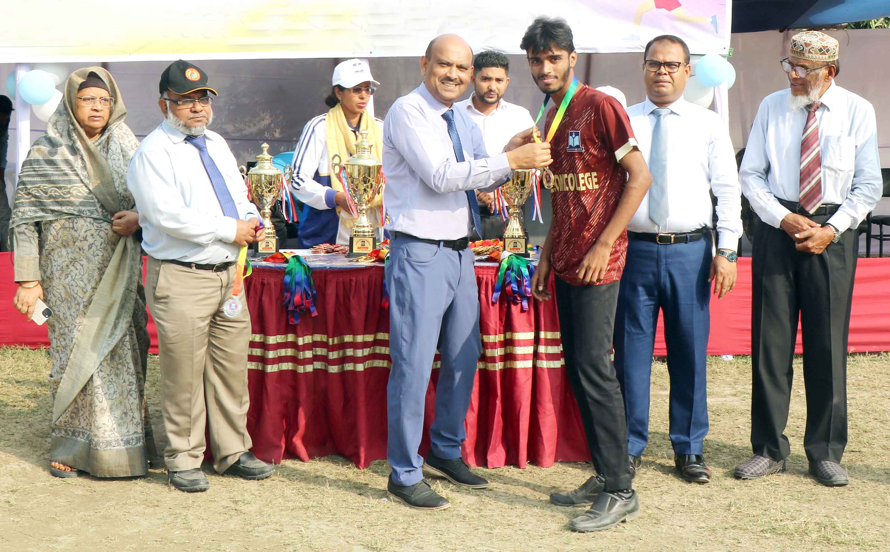 মাইলস্টোন কলেজে বার্ষিক ক্রীড়া অনুষ্ঠিত