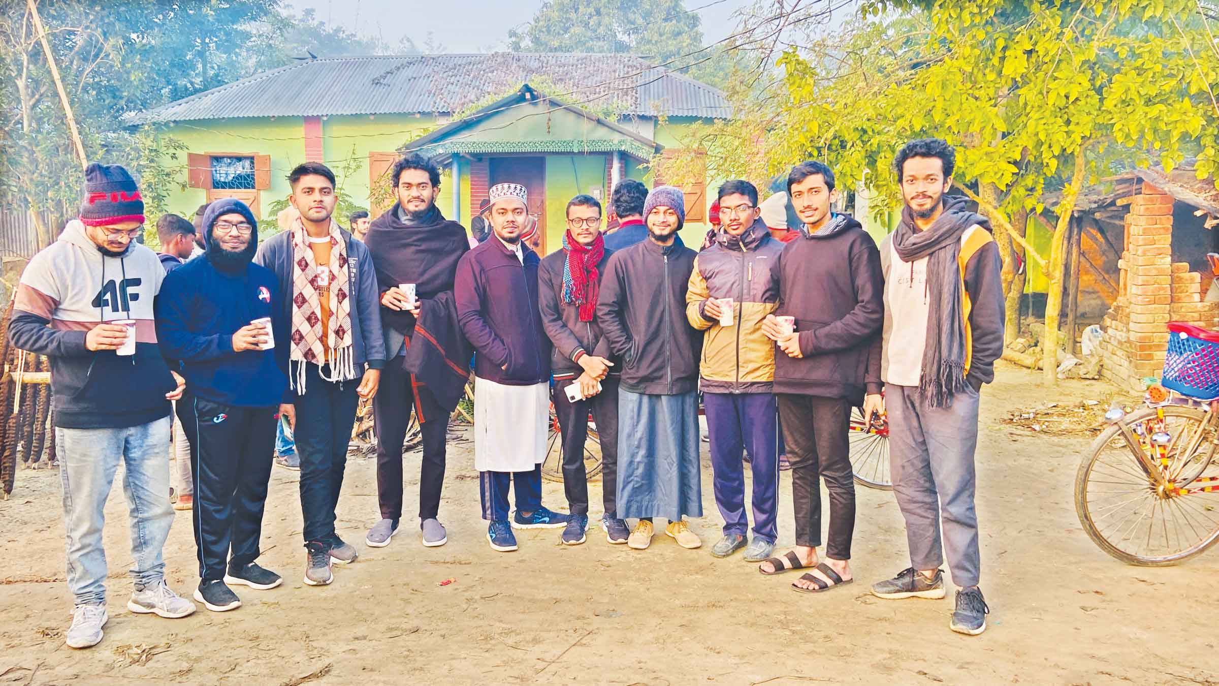হিমস্নাতা সকালে রসের হাঁড়িতে একদিন