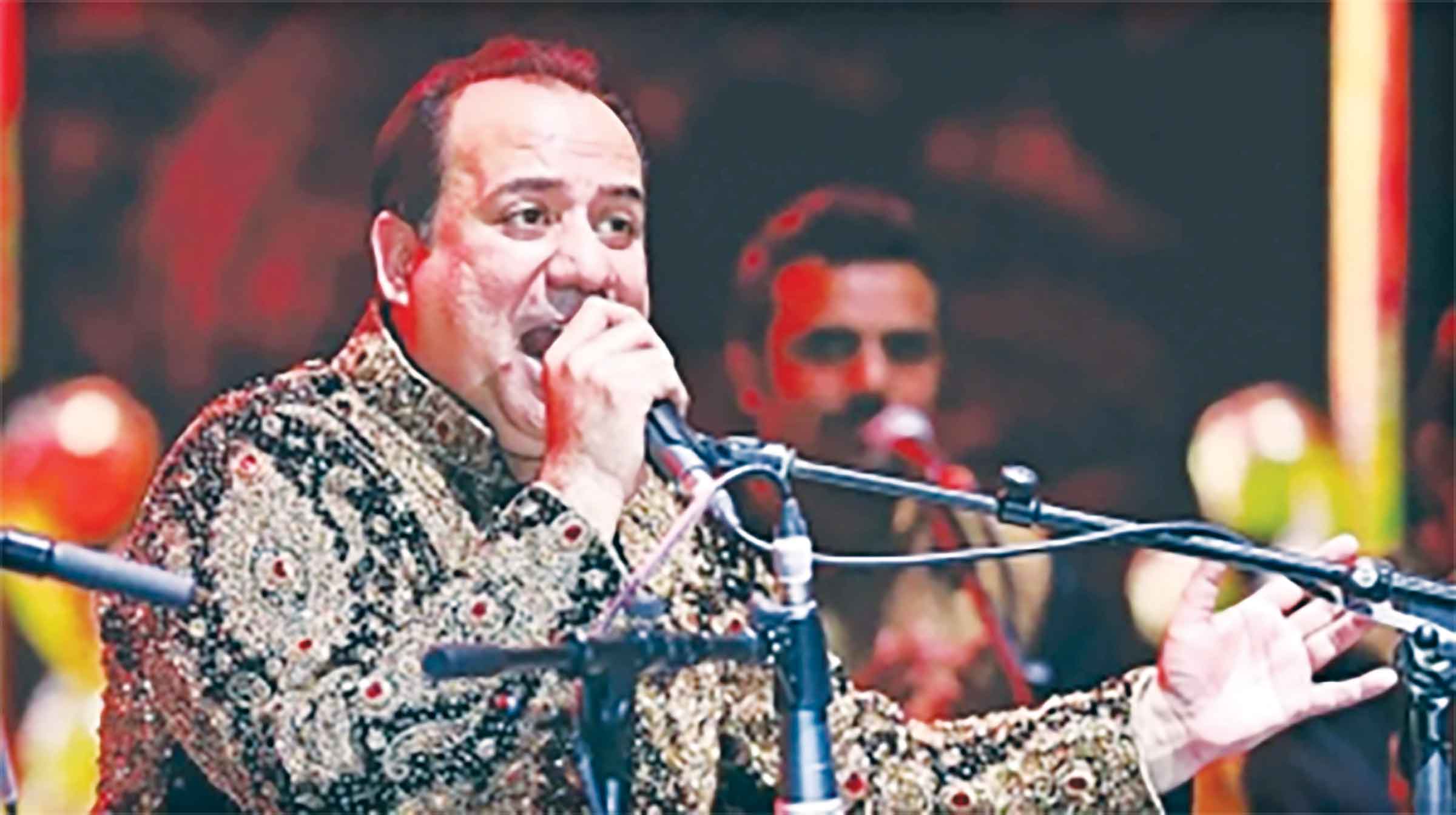 সুরে সুরে দর্শক মাতালেন রাহাত ফতেহ আলী খান