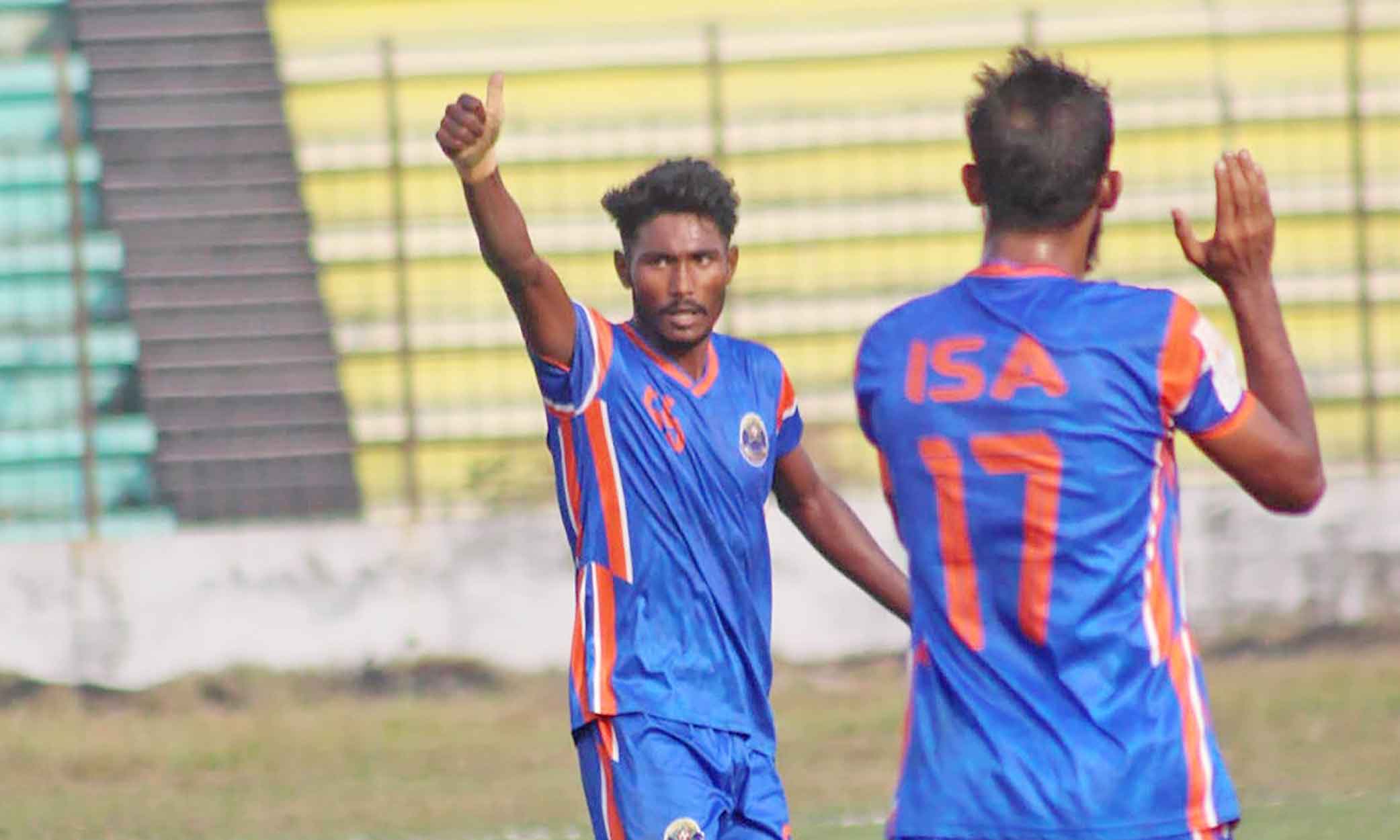 এবার গোল করছেন ঘরের ছেলেরা