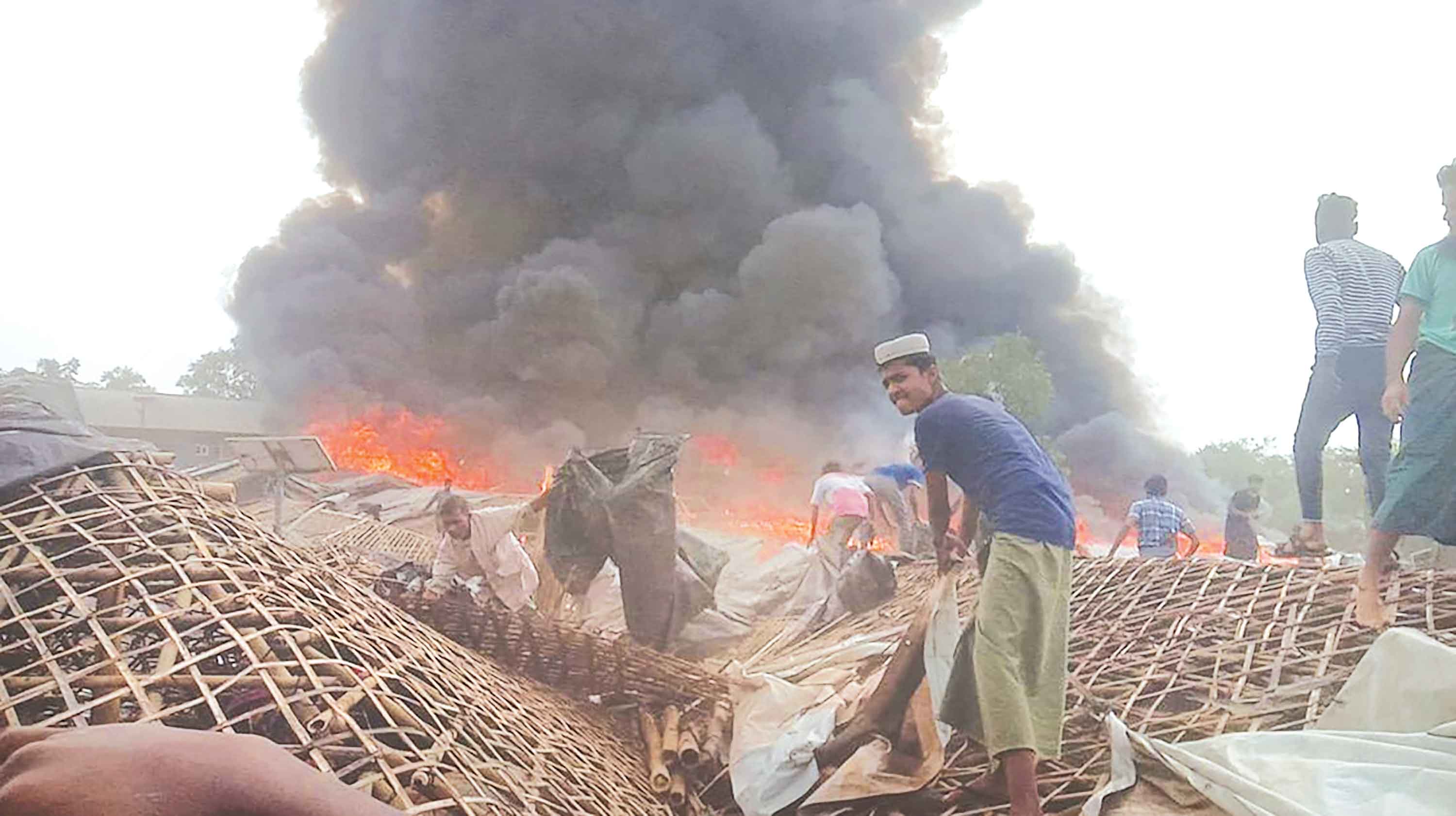 উখিয়ার রোহিঙ্গা ক্যাম্পে আগুন, নিহত ২