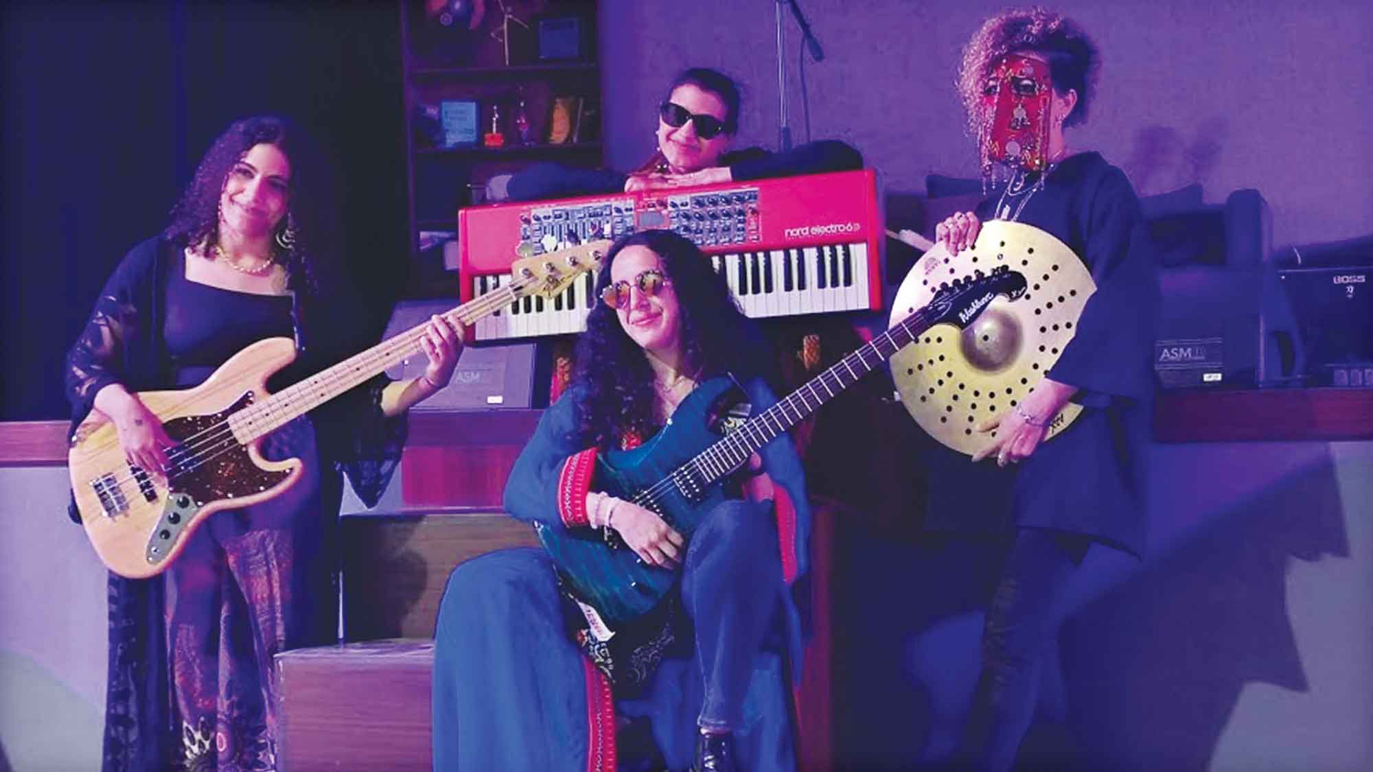 জনপ্রিয় হয়ে উঠছে সৌদির নারী ব্যান্ড 'সিরা'