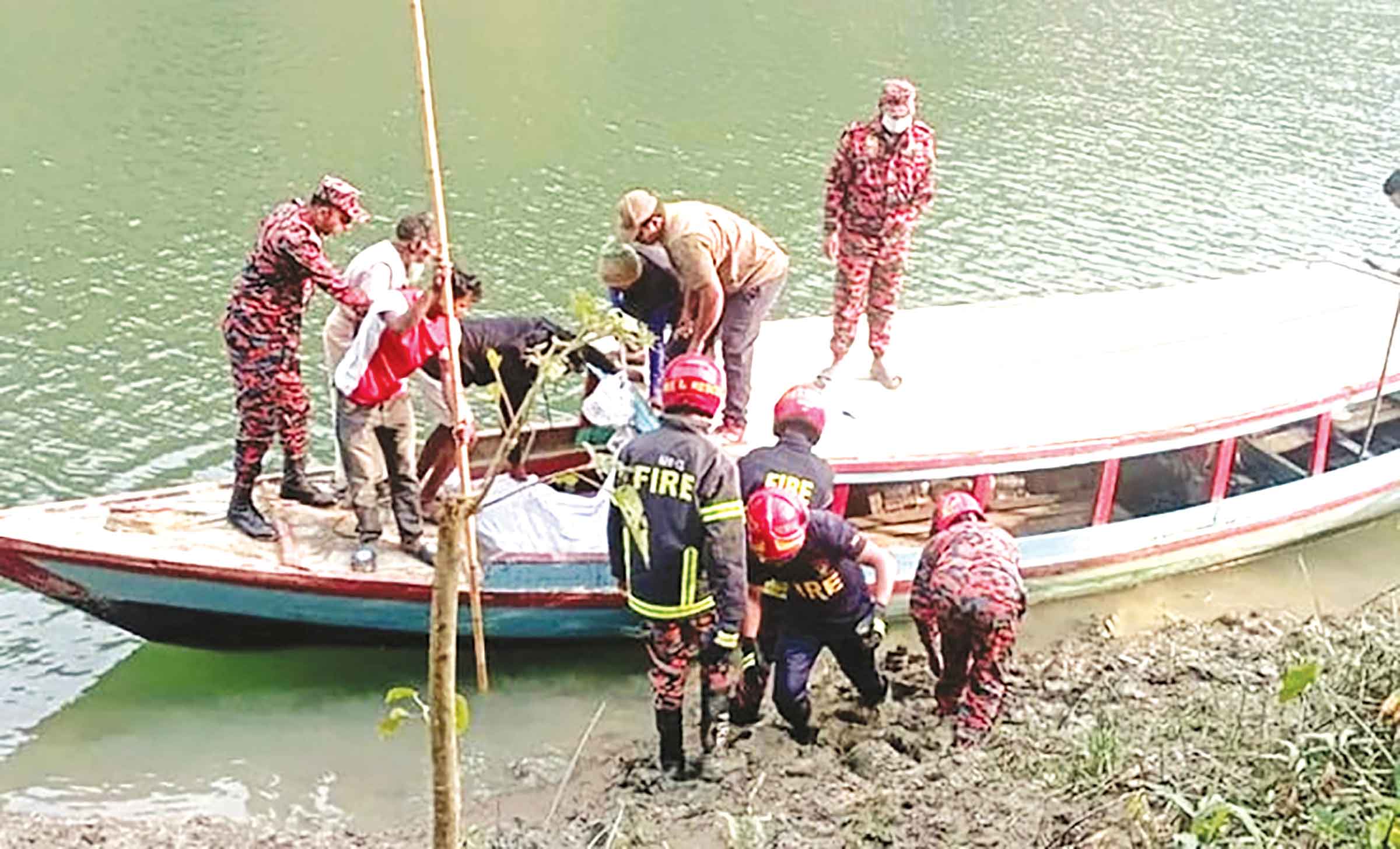 ৪২ ঘণ্টা পর কর্ণফুলী নদীতে ভেসে উঠল দুই পর্যটকের লাশ