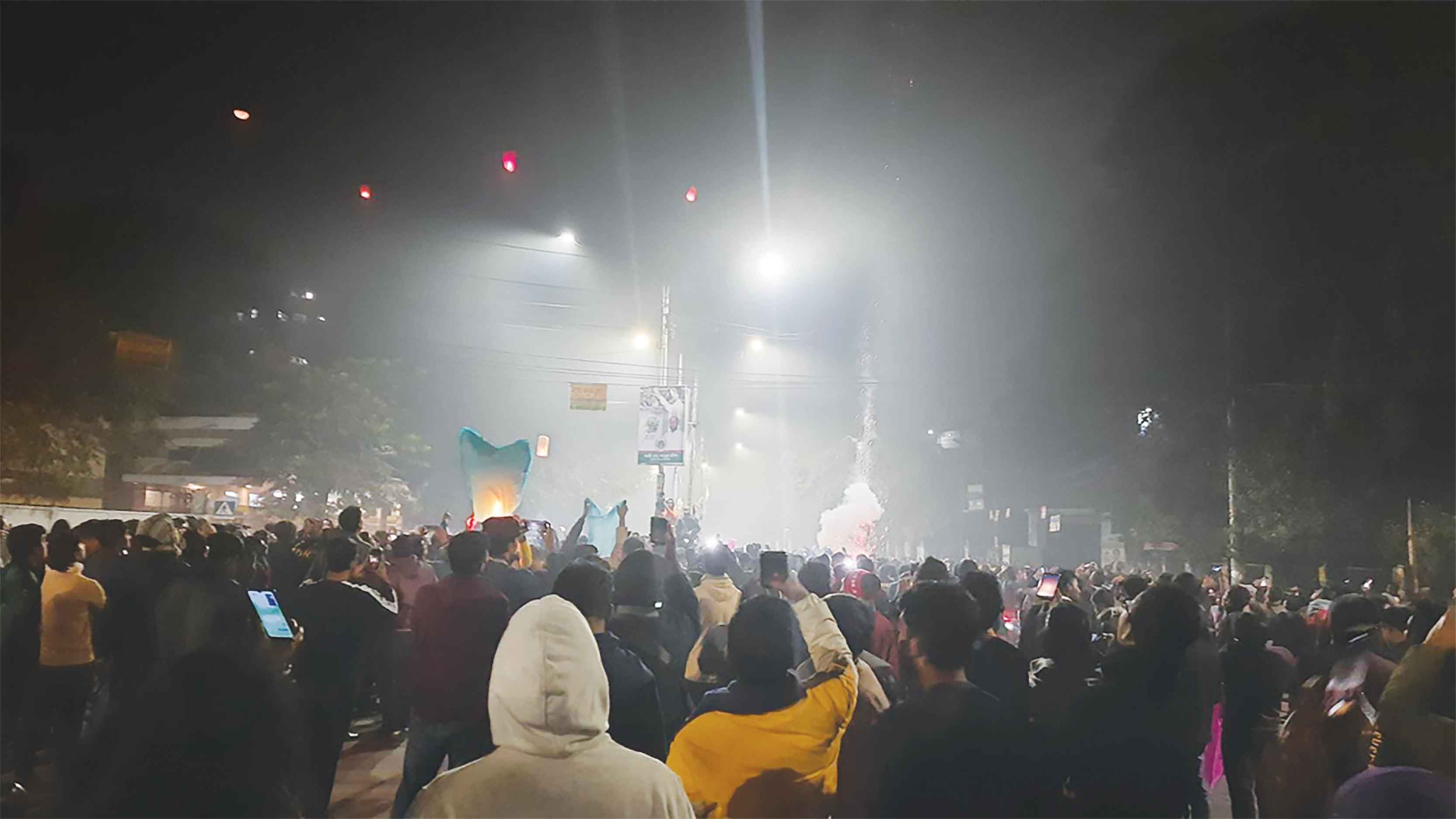 আতশবাজির ও পটকার আগুনে ৫ জন দগ্ধ